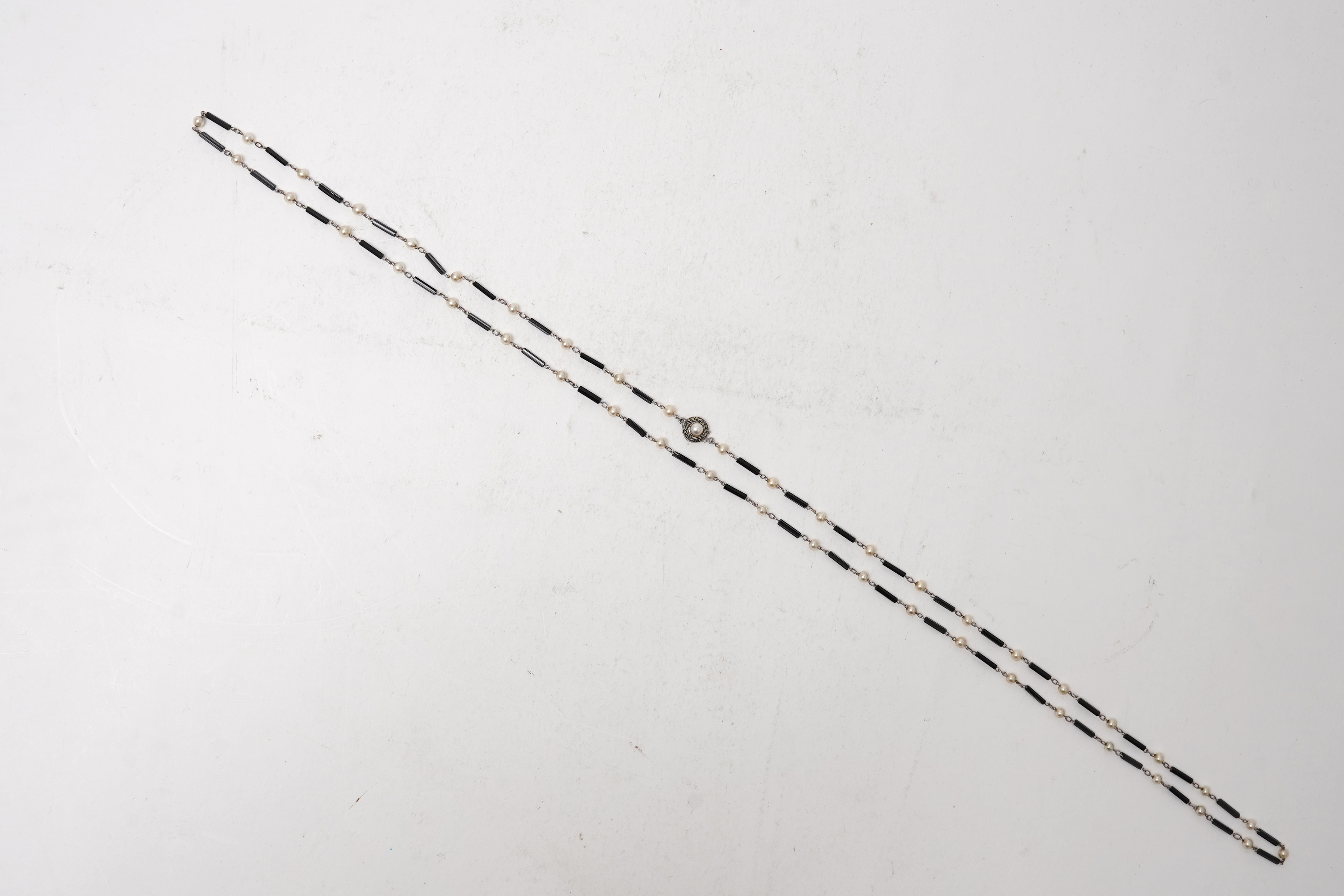 A group of simulant jet jewels, 19th century/early 20th century